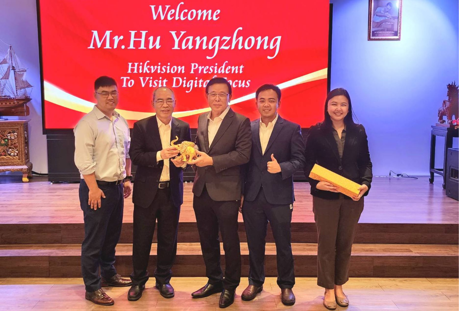 welcome Mr-Hu-Hikvision